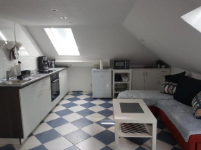 Ruhige gemütliche Ferienwohnung in Karlsruhe Daxlanden für Monteure, Pendler, Geschäfsreisen, Wochenendreisen